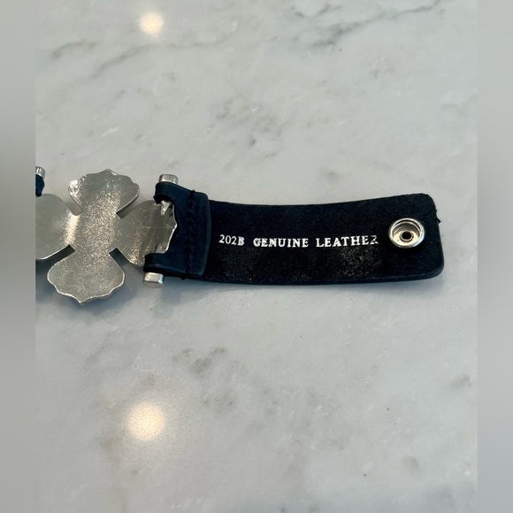 Unique Black Leather Bracelet - Picture 4 of 5